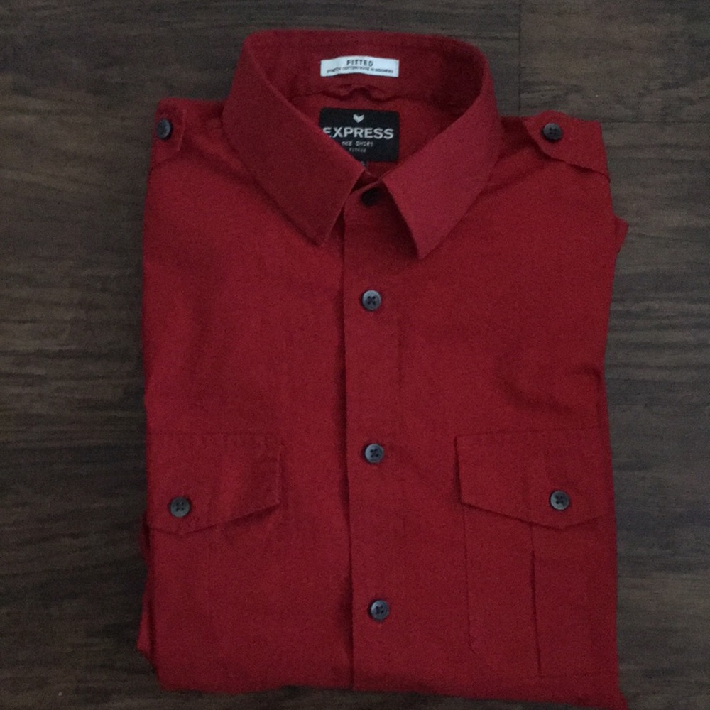 Red Express double pocket fitted button up